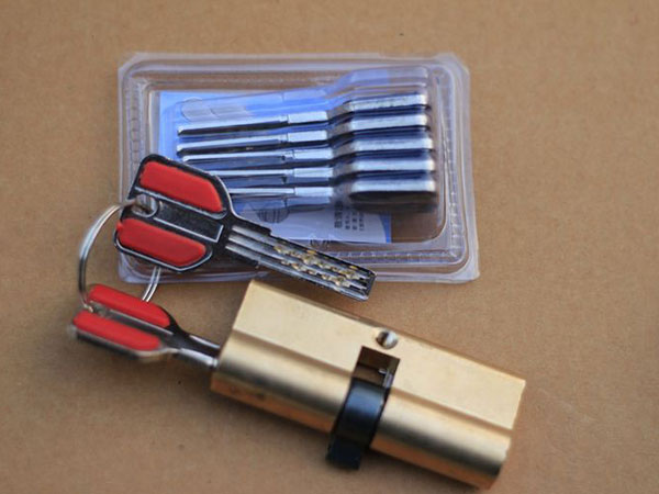 漠河24小时上门开锁公司